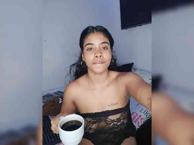 Kyra-1-1 Live Webcam on BongaCams