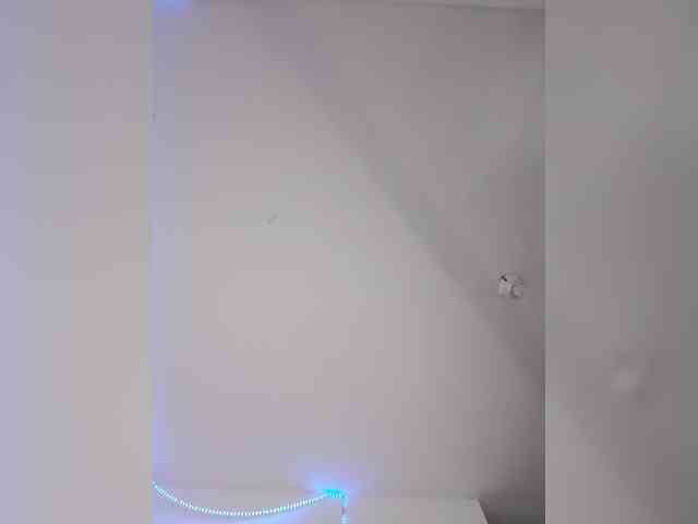 Kyra-1-1 webcam