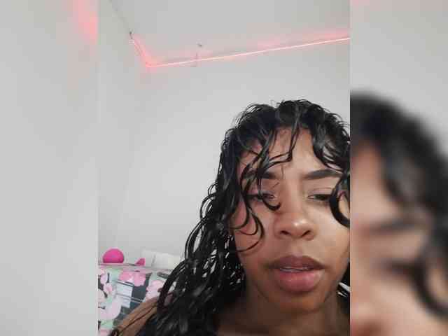 Kyra-1-1 webcam