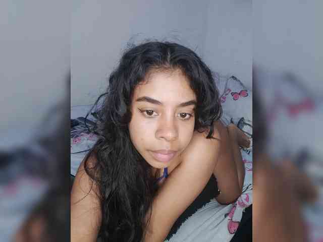 Kyra-1-1 webcam