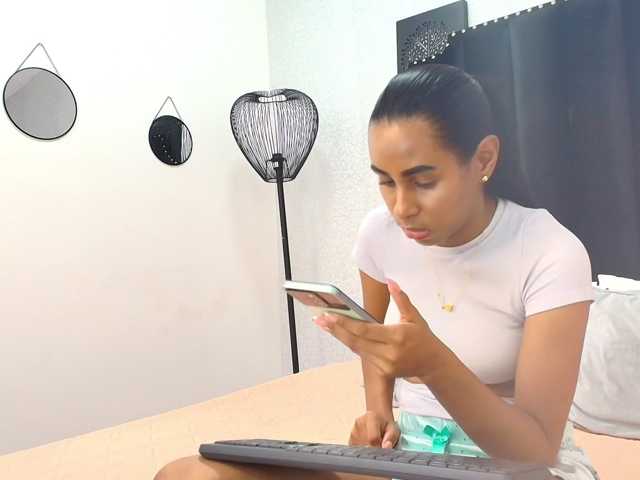 aliciagandhii live cam on BongaCams