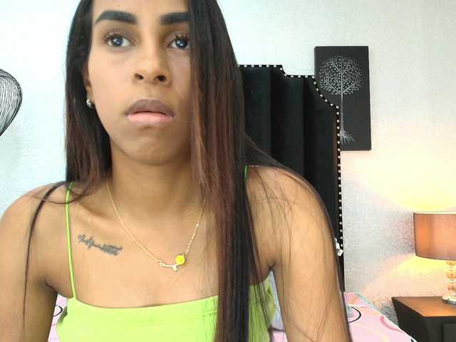 aliciagandhii live webcam show