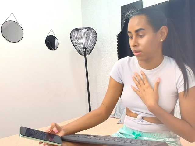 aliciagandhii