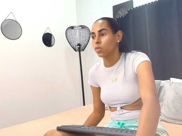 aliciagandhii live cam on BongaCams