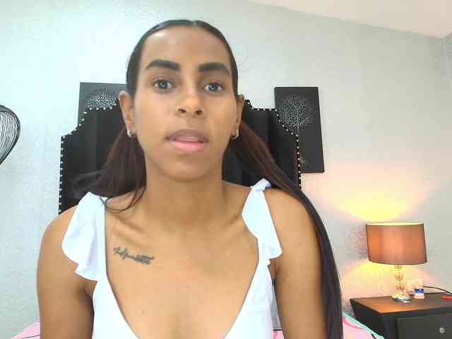 Model: aliciagandhii