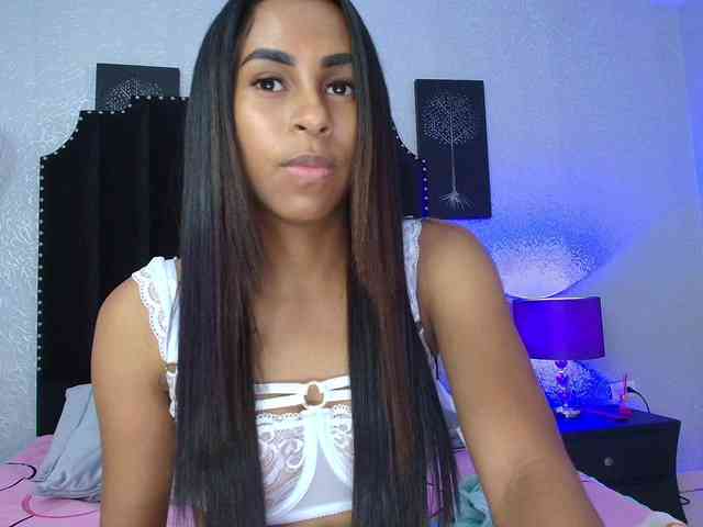 aliciagandhii's live room