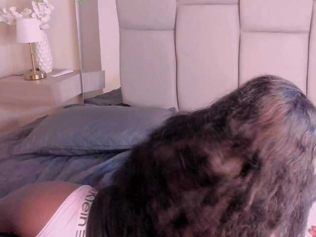 Isabella-22 live cam on BongaCams