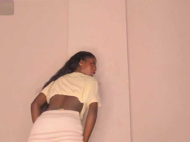 Isabella-22 live cam on BongaCams