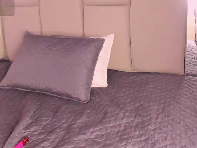 Isabella-22 live cam on BongaCams