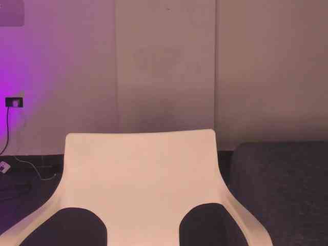 Isabella-22 webcam