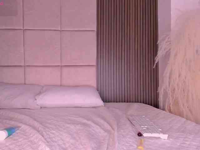 Isabella-22 webcam