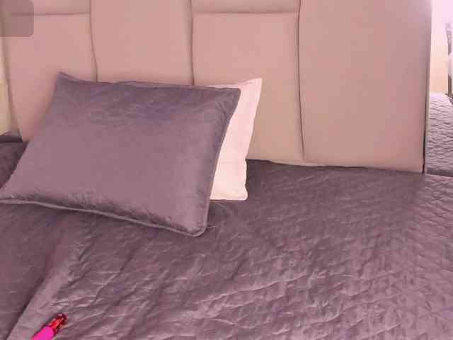 Isabella-22 webcam