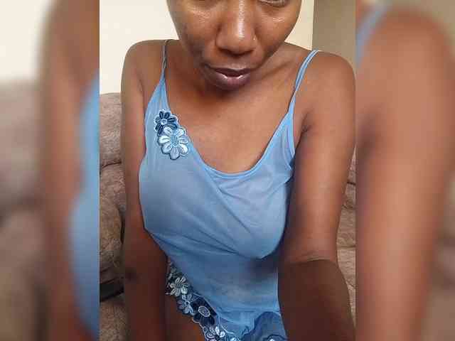Mkangomamghoi Live Webcam on BongaCams