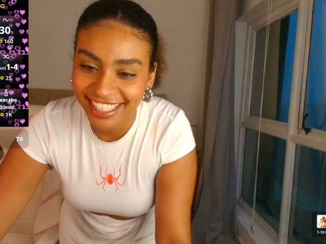 Naya-Milano live cam on BongaCams