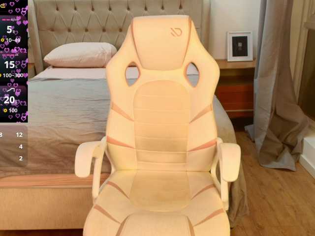 Naya-Milano live cam on BongaCams