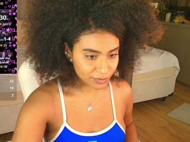 Naya-Milano live cam on BongaCams