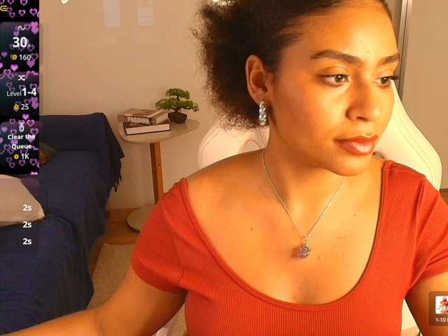 Naya-Milano live cam on BongaCams