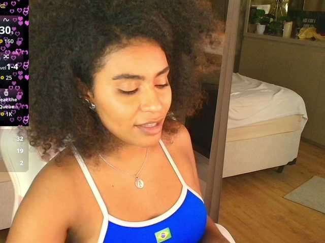 Naya-Milano live cam on BongaCams