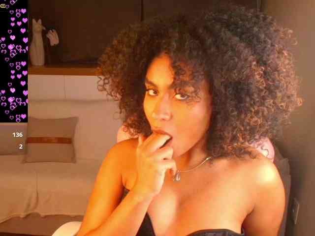 Naya-Milano Live Webcam on BongaCams