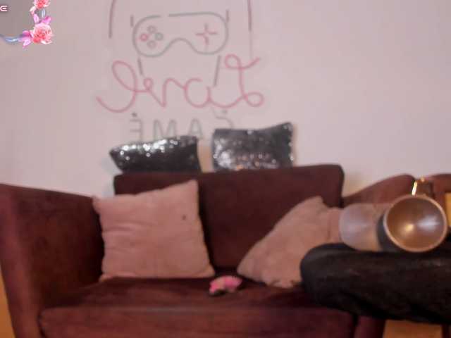Angel-Pettite live cam on BongaCams