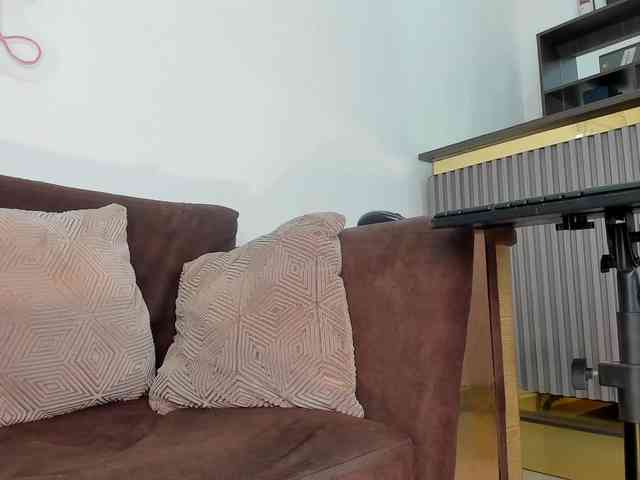 Angel-Pettite webcam