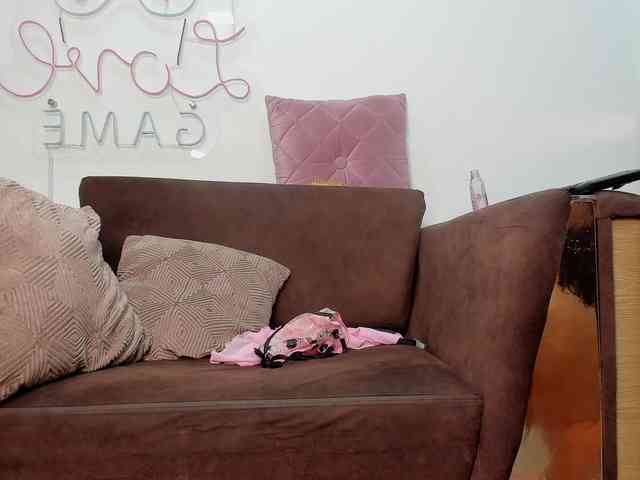 Angel-Pettite webcam
