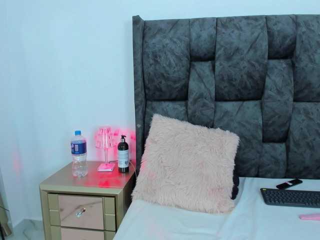 mellody live cam on BongaCams