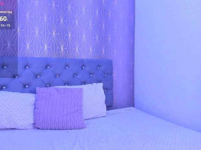 Coral-Snoww live cam on BongaCams