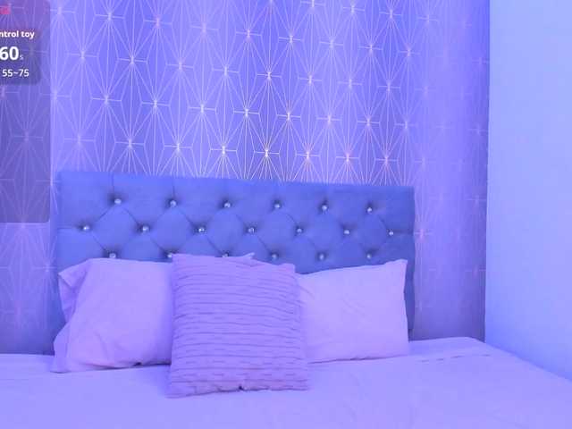 Coral-Snoww live cam on BongaCams