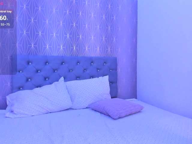 Coral-Snoww live cam on BongaCams