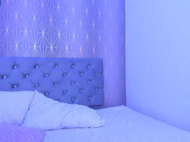 Coral-Snoww live cam on BongaCams