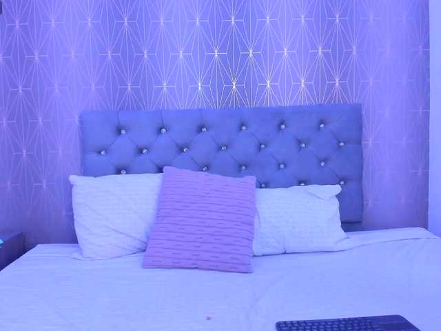Coral-Snoww live cam on BongaCams