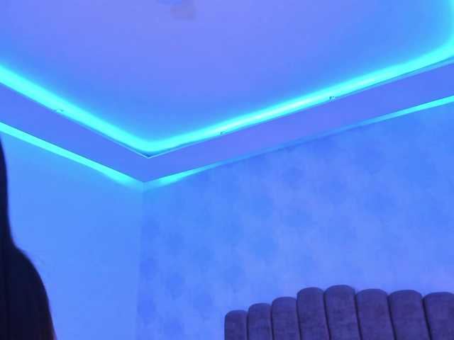 Kimmie-Bloomie live cam on BongaCams