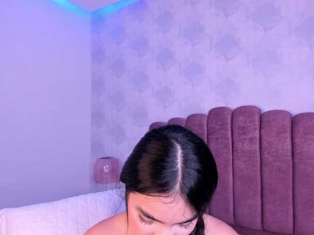 Kimmie-Bloomie live cam on BongaCams