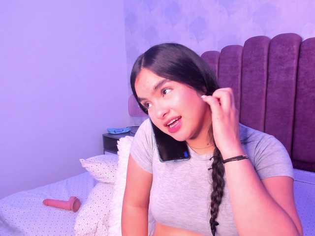 Kimmie-Bloomie live cam on BongaCams