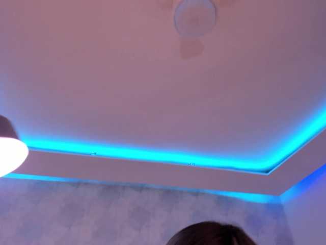 Kimmie-Bloomie live cam on BongaCams