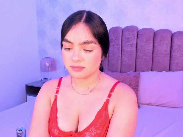 Kimmie-Bloomie live cam on BongaCams