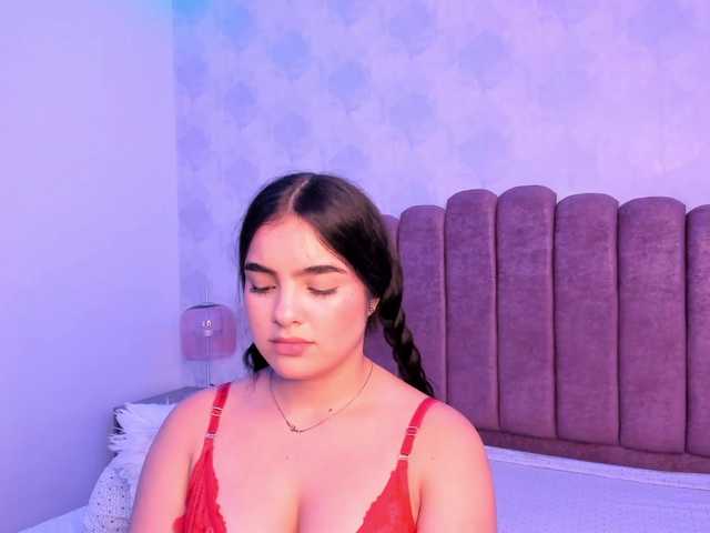 Kimmie-Bloomie live cam on BongaCams
