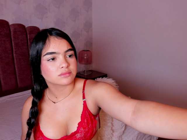 Kimmie-Bloomie live cam on BongaCams