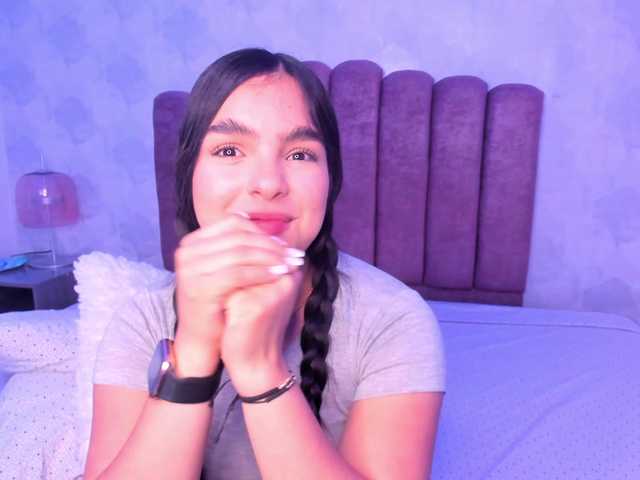 Kimmie-Bloomie live cam on BongaCams