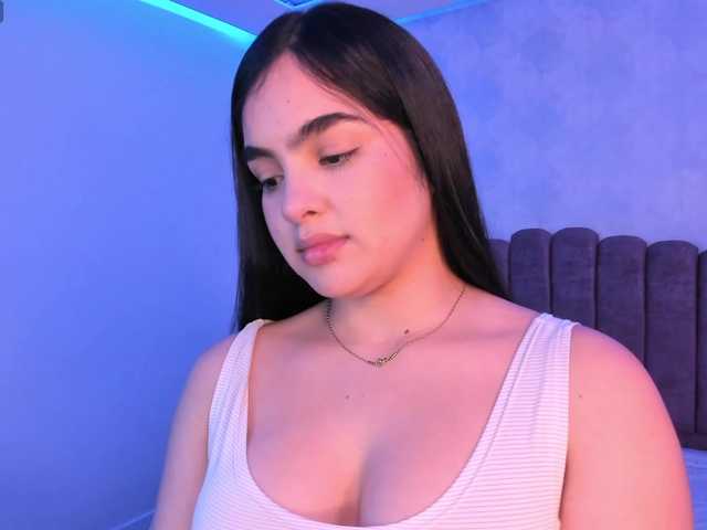 Kimmie-Bloomie live cam on BongaCams