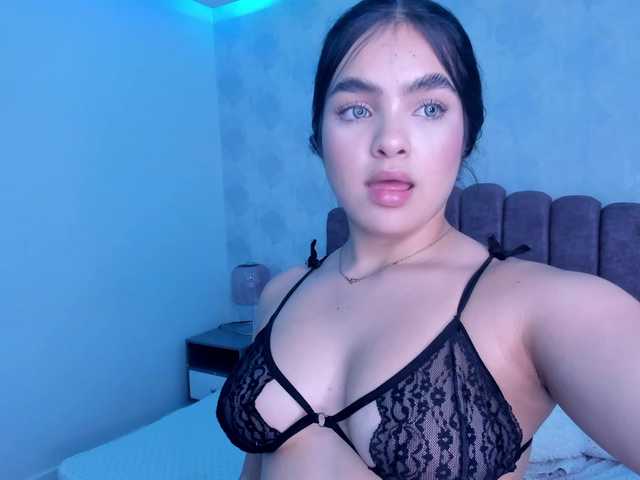 Kimmie-Bloomie live cam on BongaCams