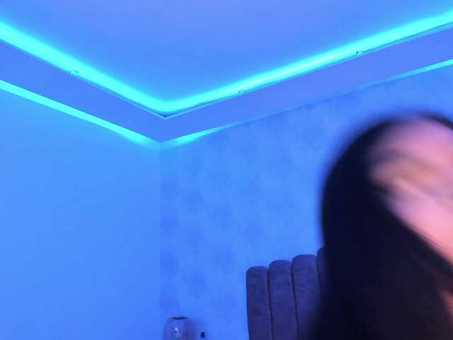 Kimmie-Bloomie live cam on BongaCams