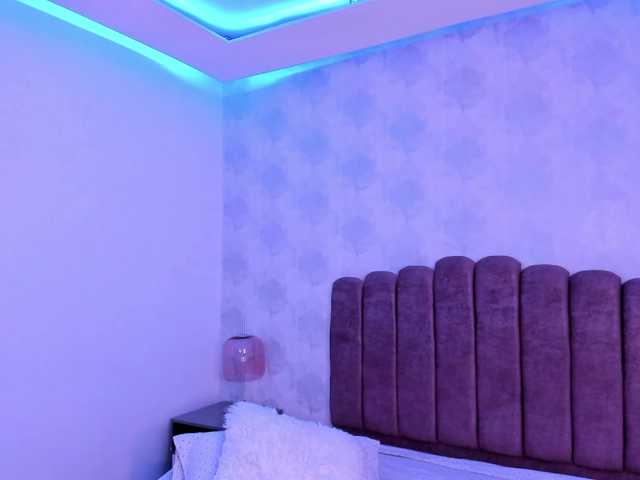 Kimmie-Bloomie live cam on BongaCams