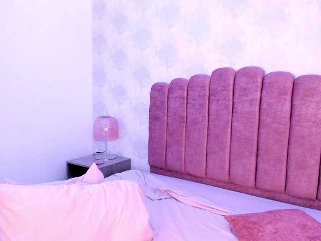 Kimmie-Bloomie live cam on BongaCams