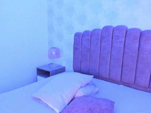 Kimmie-Bloomie live cam on BongaCams