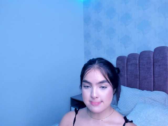 Kimmie-Bloomie live cam on BongaCams