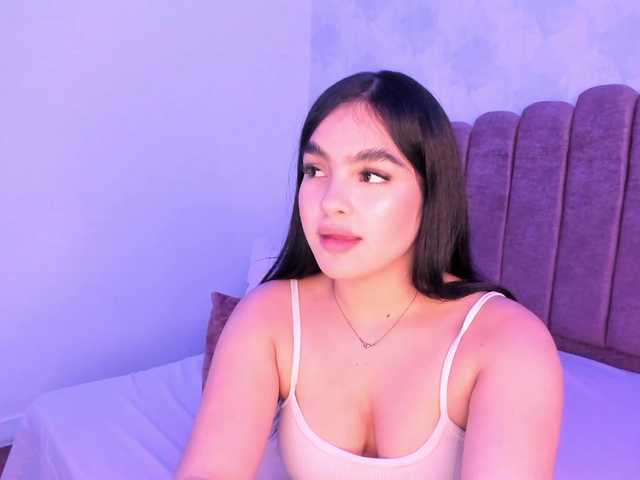 Kimmie-Bloomie live cam on BongaCams