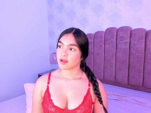 Kimmie-Bloomie live cam on BongaCams
