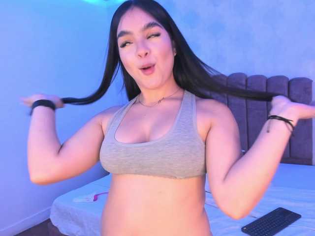 Kimmie-Bloomie live cam on BongaCams